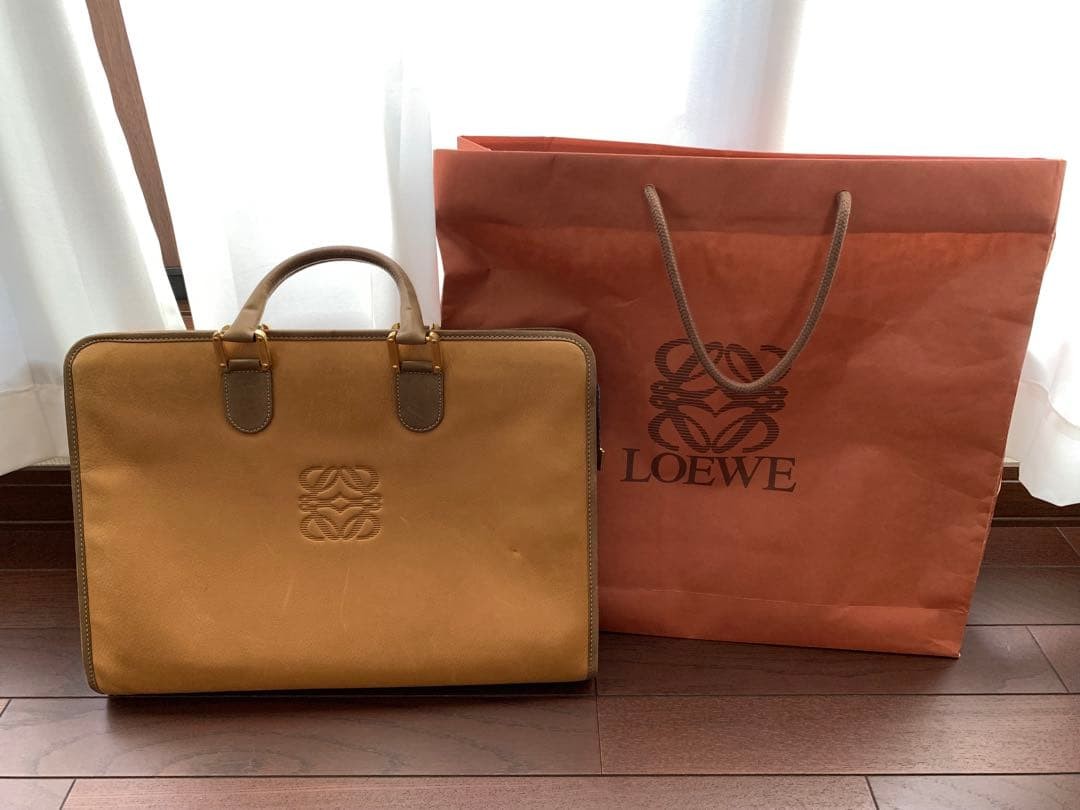 LOEWE Beige Leather Business Bag Men’s Size 42cm Zip Closure Excellent Condition