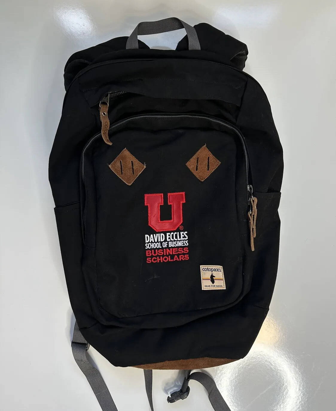 Cotopaxi Cusco 26 L Leather Bottom Backpack / Black with Logo