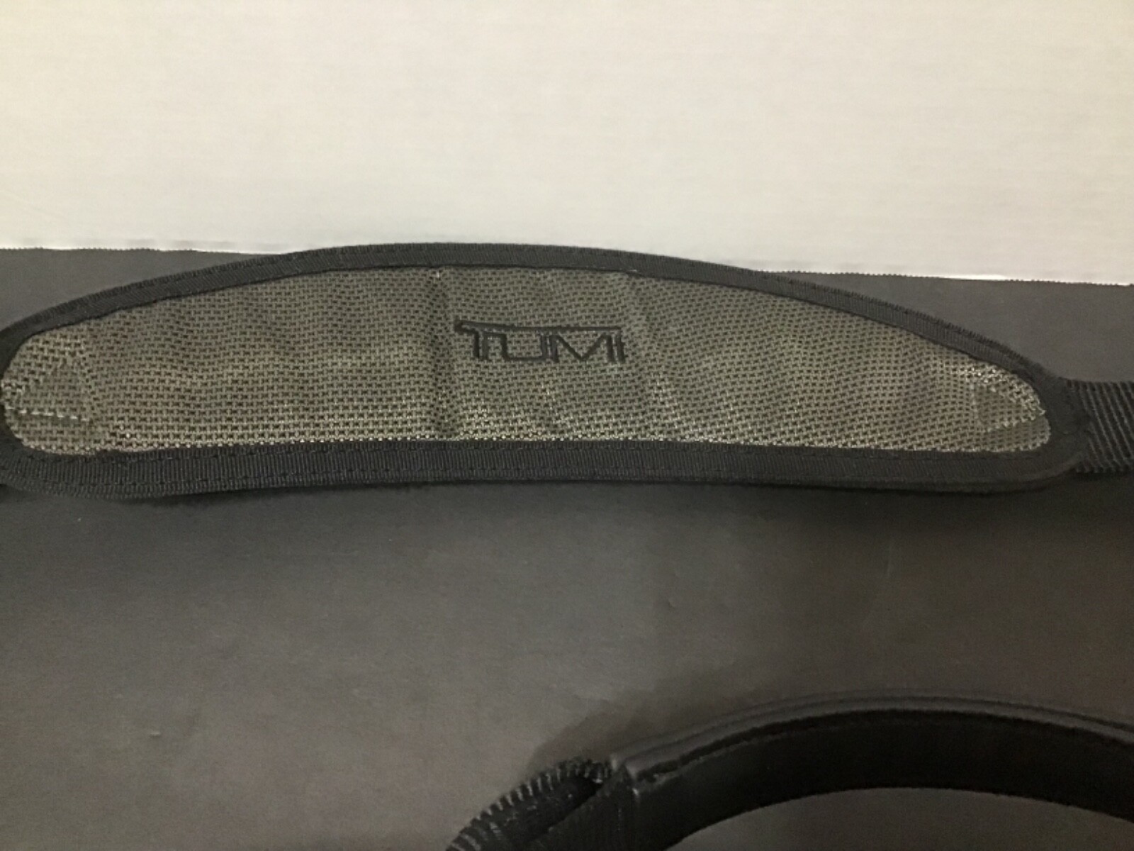 TUMI T2 Laptop Crossbody Shoulder Bag Expandable Messenger Bag Briefcase