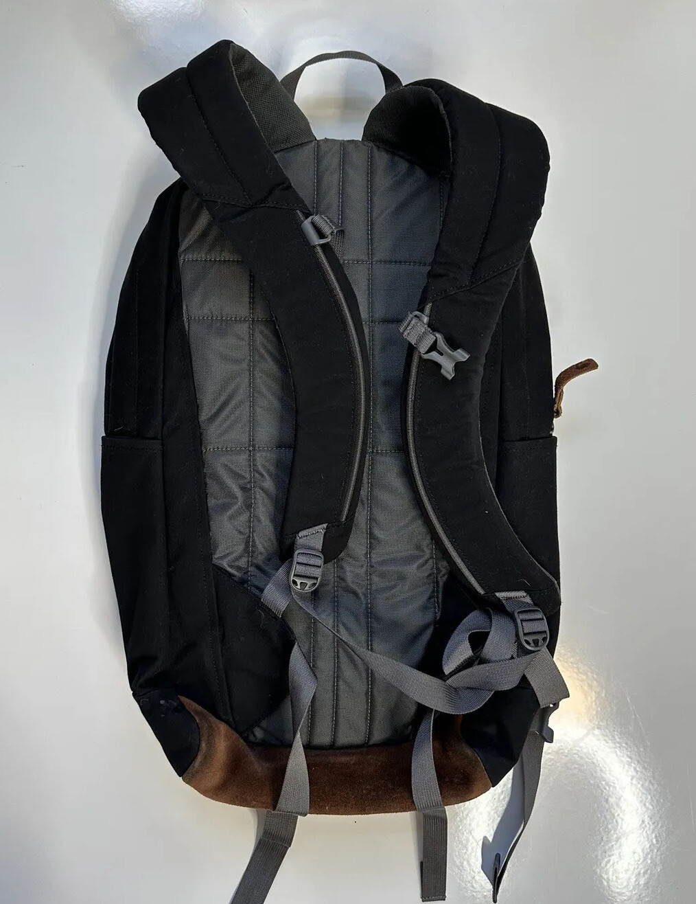 Cotopaxi Cusco 26 L Leather Bottom Backpack / Black with Logo