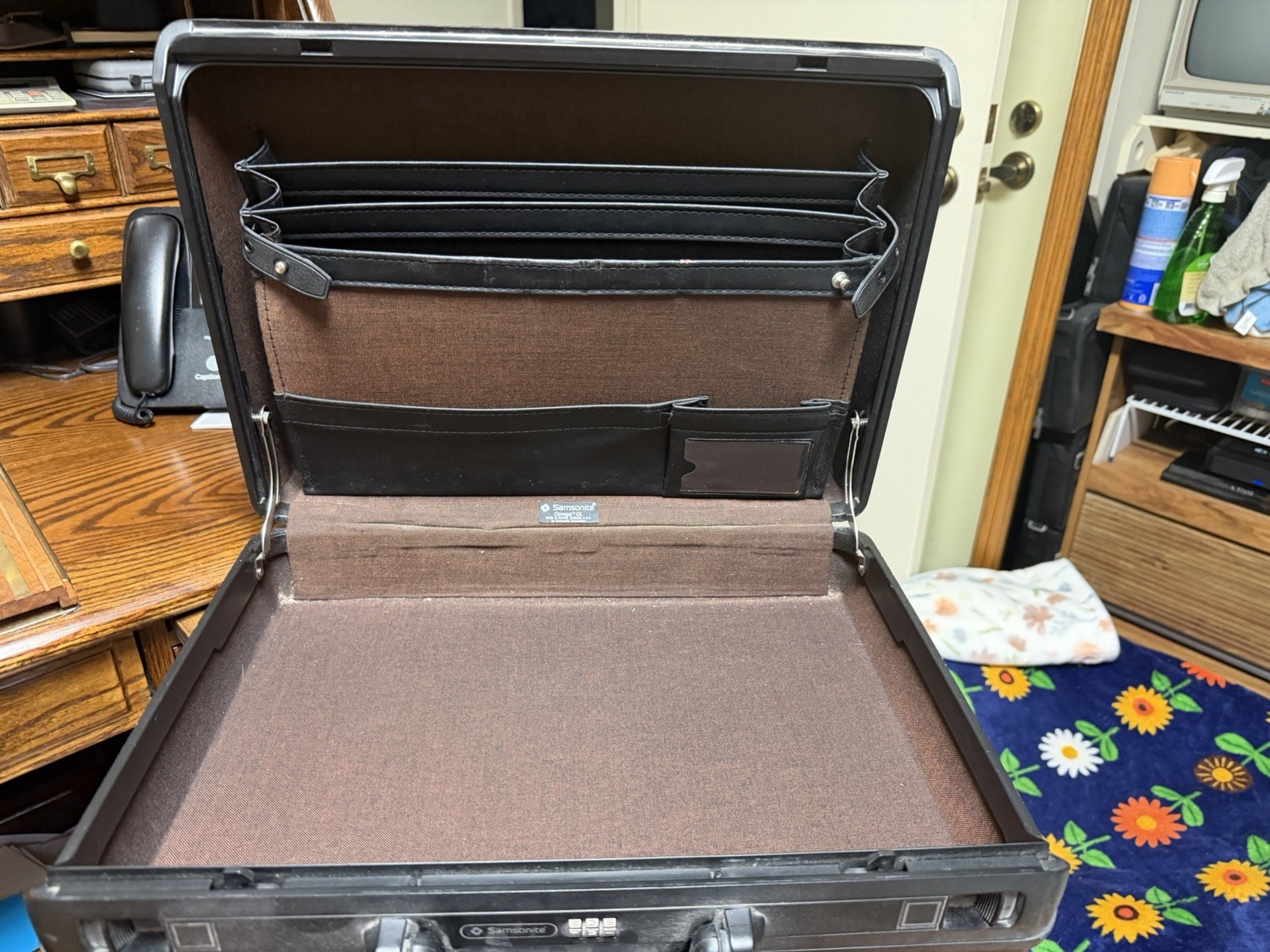 Samsonite Omega GL Briefcase Hard Shell Attache Case with Combination Lock.