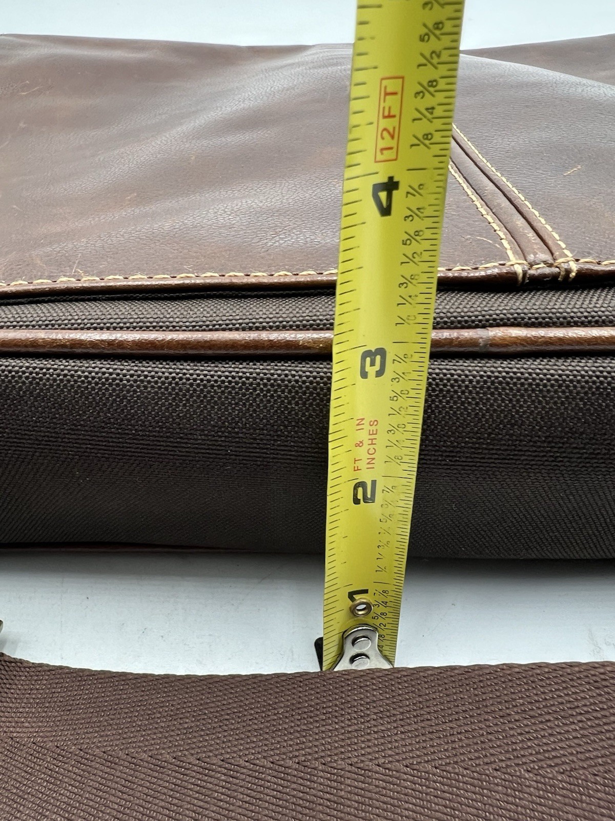 Bacon Garth Slimster Brown Leather Crossbody Messenger Laptop Bag EUC!