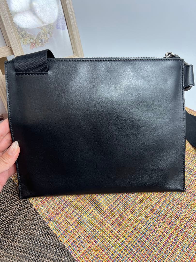 Fendi Leather Messenger Bag Men Black FF Motif Zucchino Strap 24×18.5×1 cm