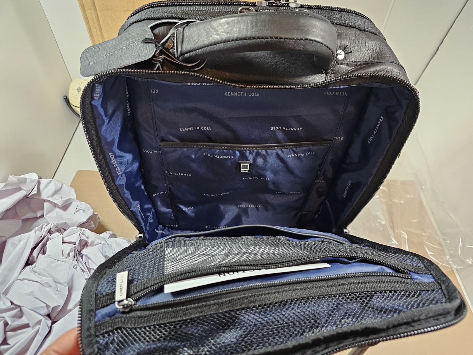 Kenneth Cole Reaction Manhattan Messenger Backpack Black 16″ Laptop $200 Retail