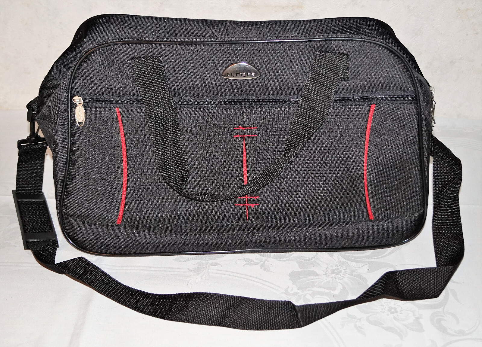 Gilmers Travel Bag Black Red 45x25x20 cm Hand Luggage Flight Bag Sports Bag