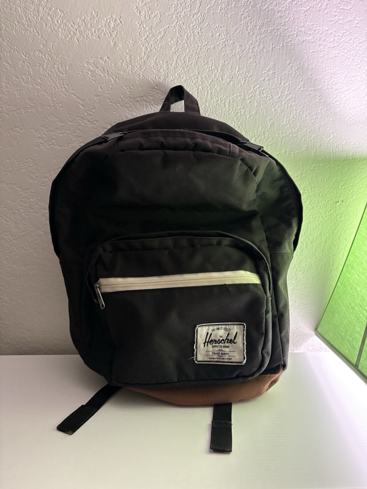 Herschel Supply Co. Pop Quiz 22L Backpack – Black – USED
