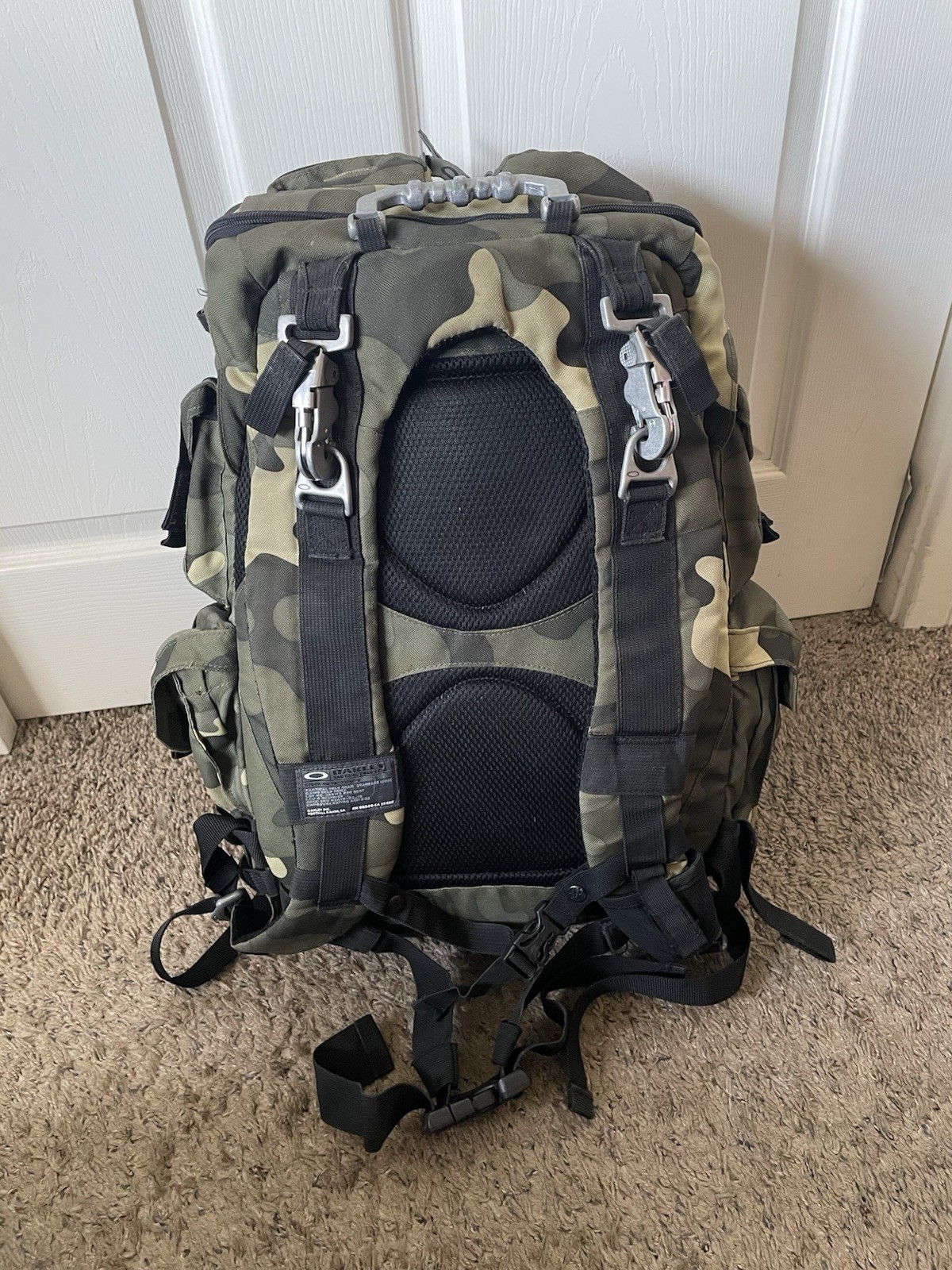 RARE OAKLEY AP MECHANISM BACKPACK Camo Mountain Division Hiking Day Pack Bag