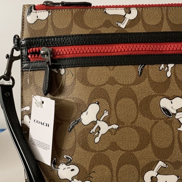 🐼💦 Coach 5734 🐼💦 Peanuts Snoopy Carryall Canvas Pouch Wristlet Bag 🐼 W8o2