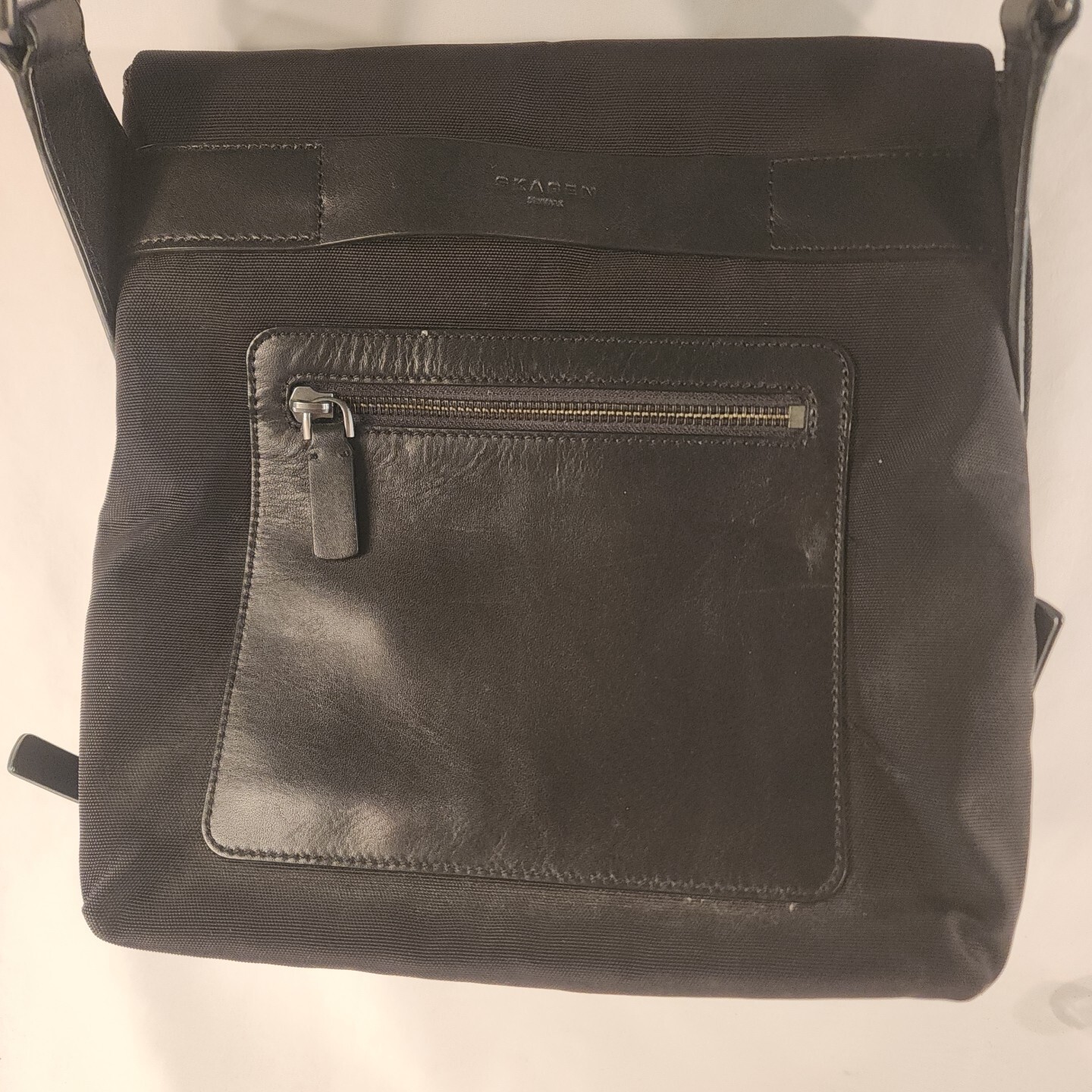 SKAGEN MENS UNISEX GADE CITY MESSENGER NYLON / LEATHER BAG BLACK $175