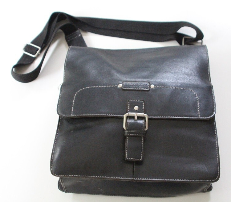 Enzo Rossi Black leather rectangle messenger bag H32 x W29 x D10cm