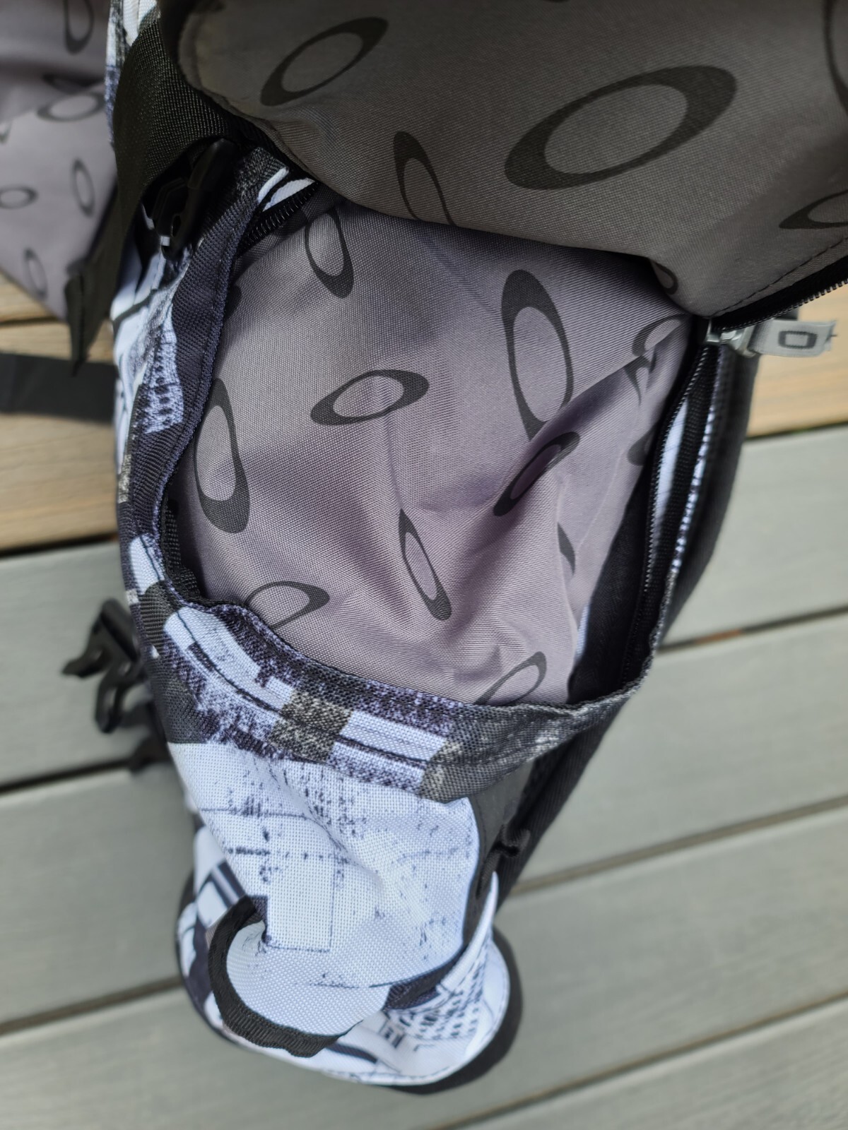 OAKLEY Limit Back Surf Pack 4.0 White Stuff Sack Mat Wet Dry Vent Bag Wax NWT