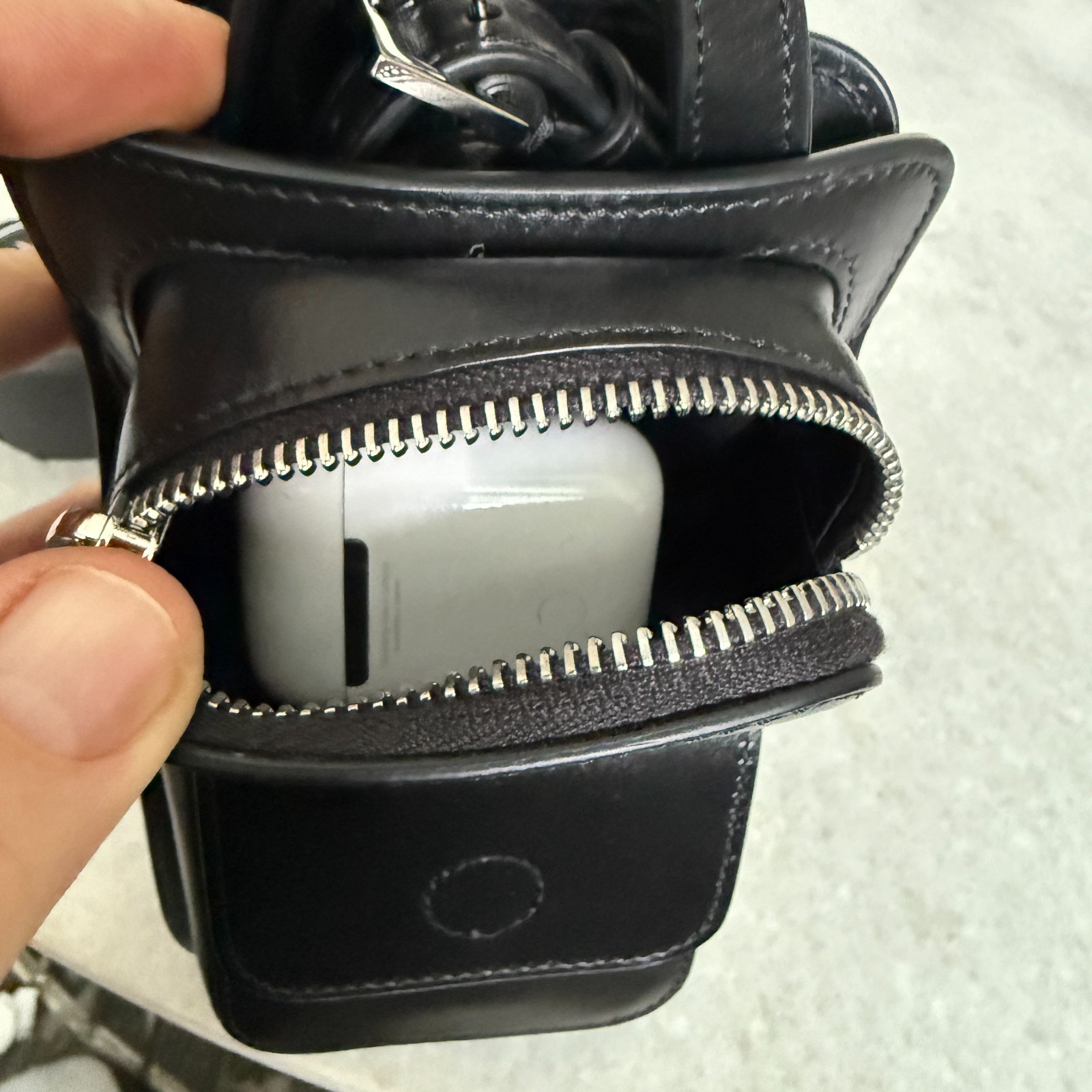 VERSACE 1013558 Phone Pouch Bag Black Calf Leather with lanyard