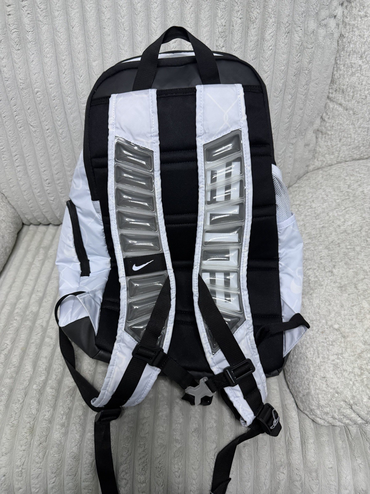 Nike White Black Backpack Adjustable Strap Pockets Sports Casual Travel