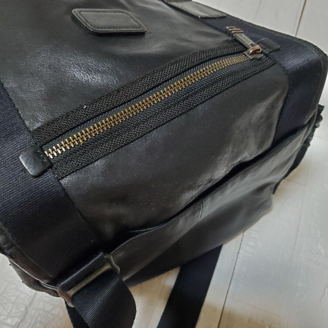 Rare TUMI All Leather Black Messenger Shoulder Bag Men 92371DH2 31x29cm