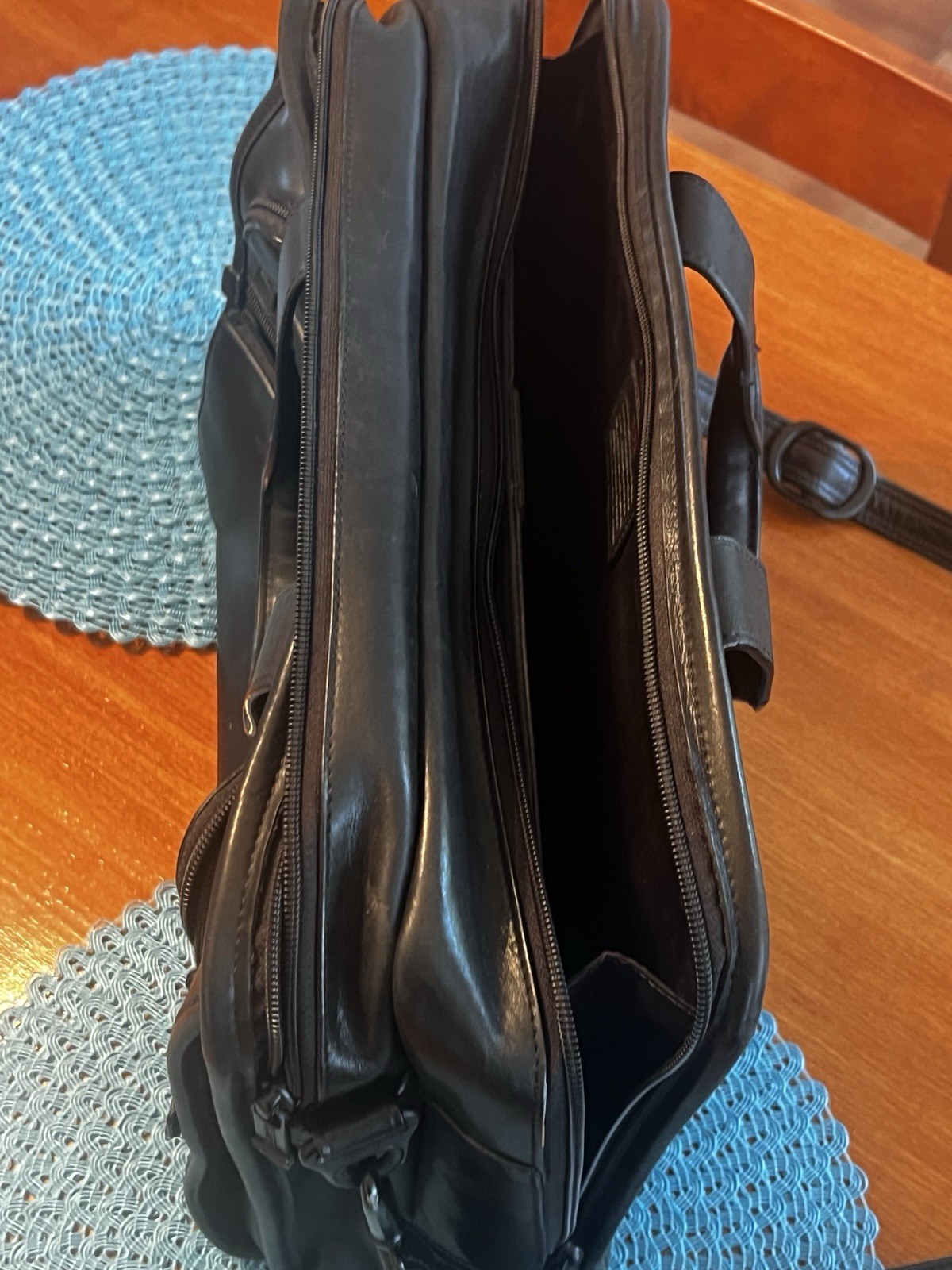 TUMI Alpha 3 Expandable Organizer Beautiful Leather Laptop Briefcase