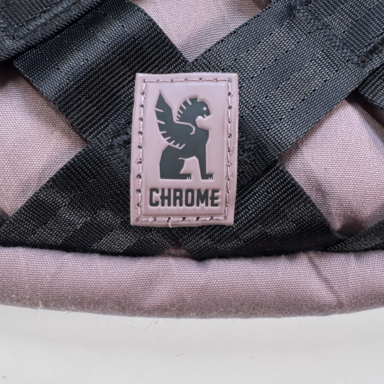 CHROME INDUSTRIES Barrage 2L Sling Crossbody Bag Small Mauve Purple Pink