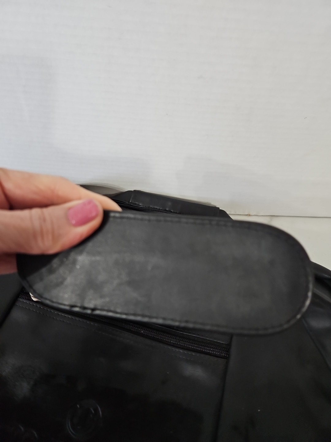 Leeds Touchmark Consulting Leather Shoulder Laptop Carry Case Black Men’s