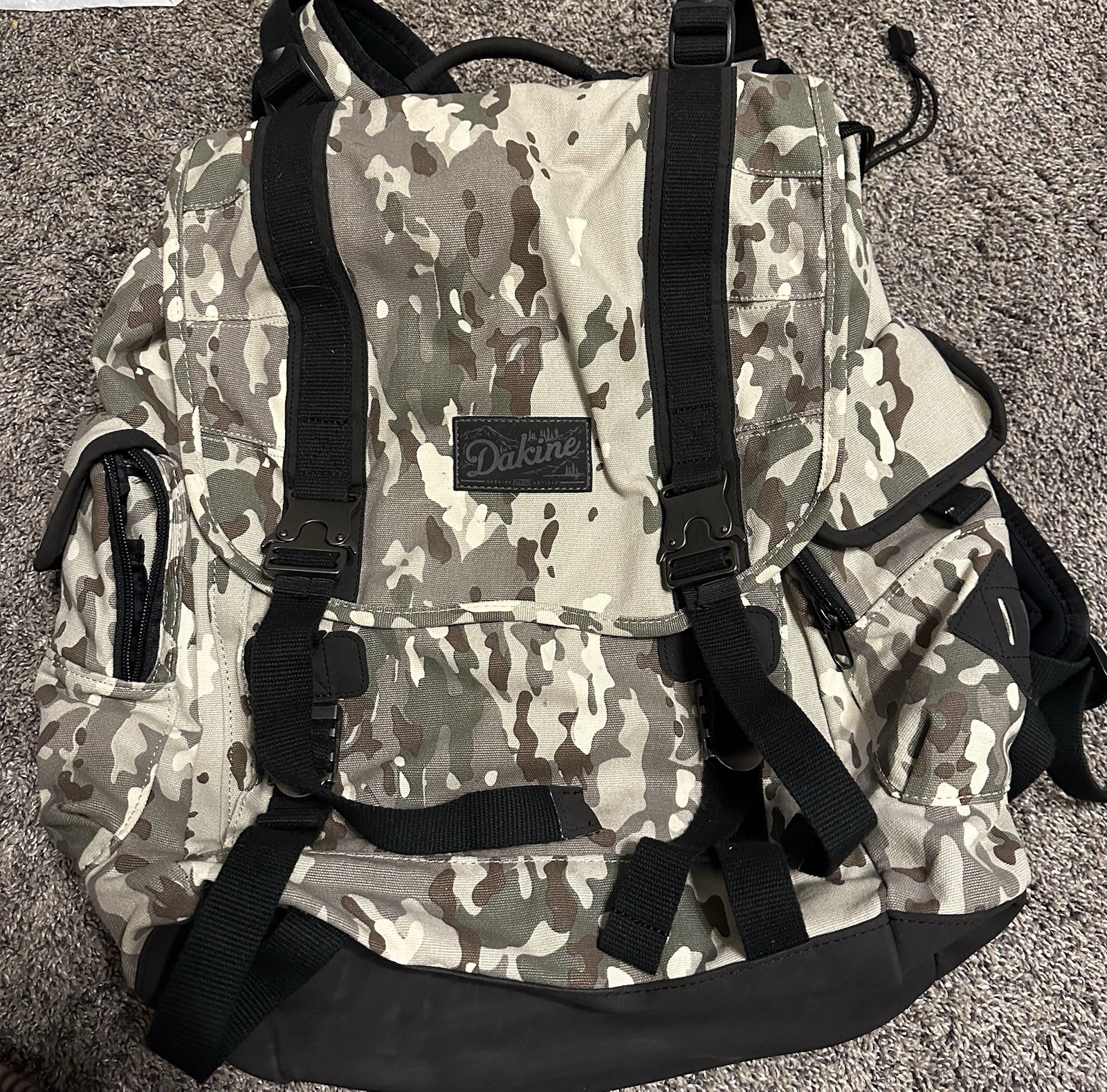 Dakine Crossroads 32L Surf / 17″ Laptop Multi use Backpack Camouflage