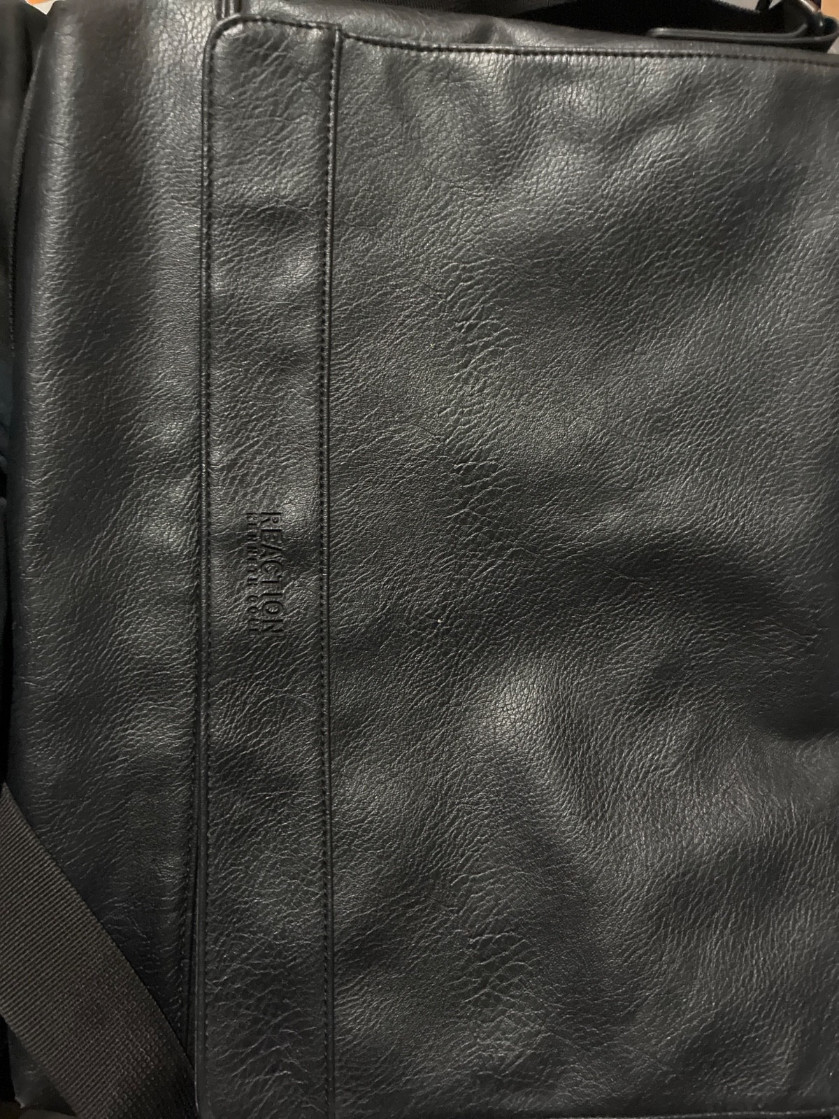 Kenneth Cole Reaction Black Leather Crossbody Laptop Messenger Bag NWT Black
