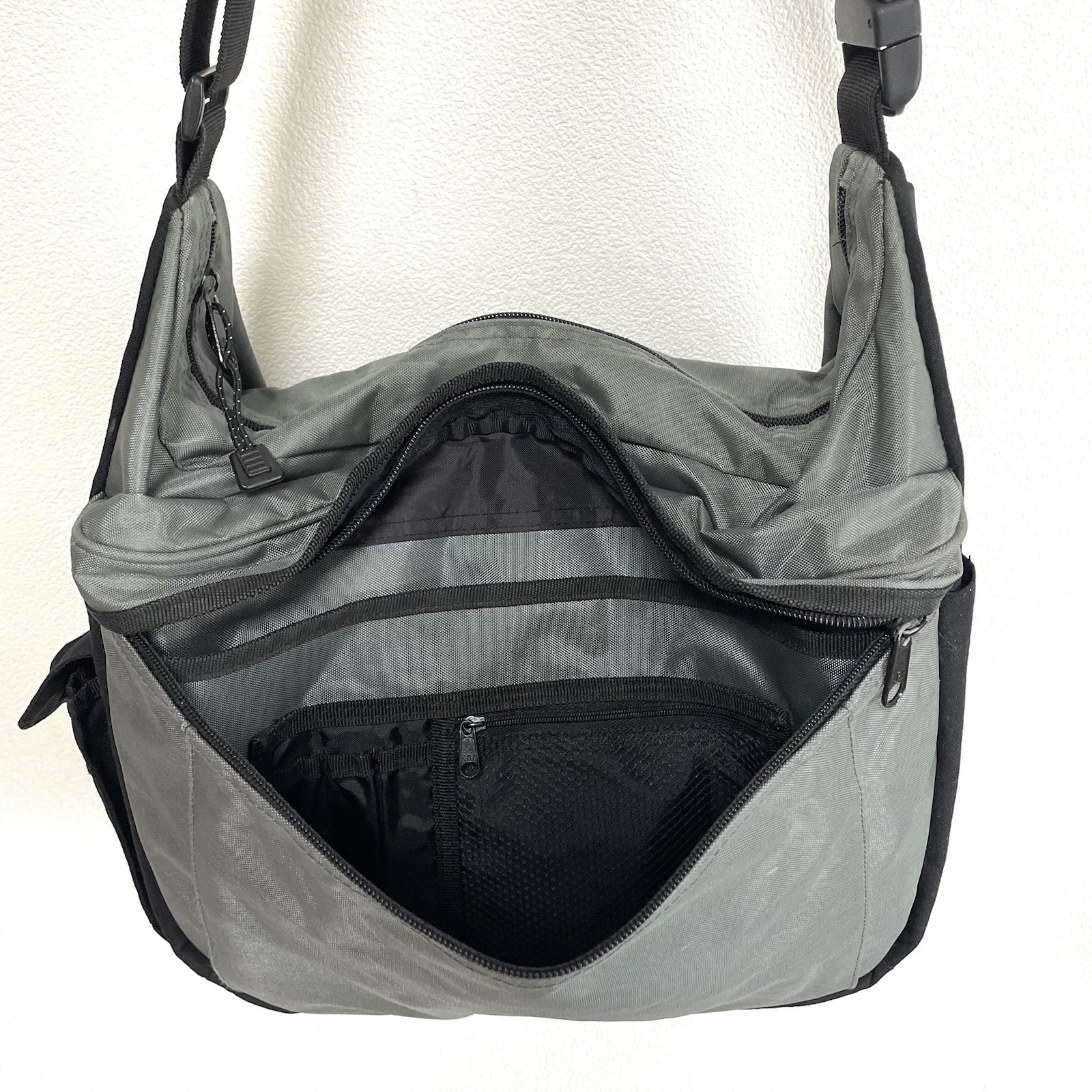 Vintage Gap Messenger Shoulder Bag Crossbody Sling Nylon Olive Green Y2K 90s 00s