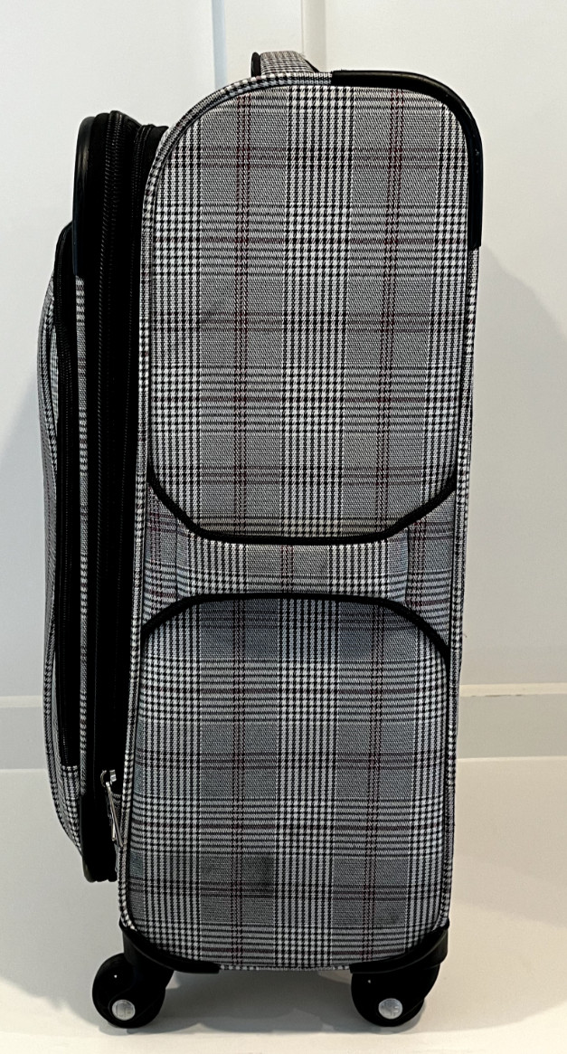 London Fog 8600 Knightsbridge 20″ 21″ Expandable Spinner 360HL Plaid Carry On