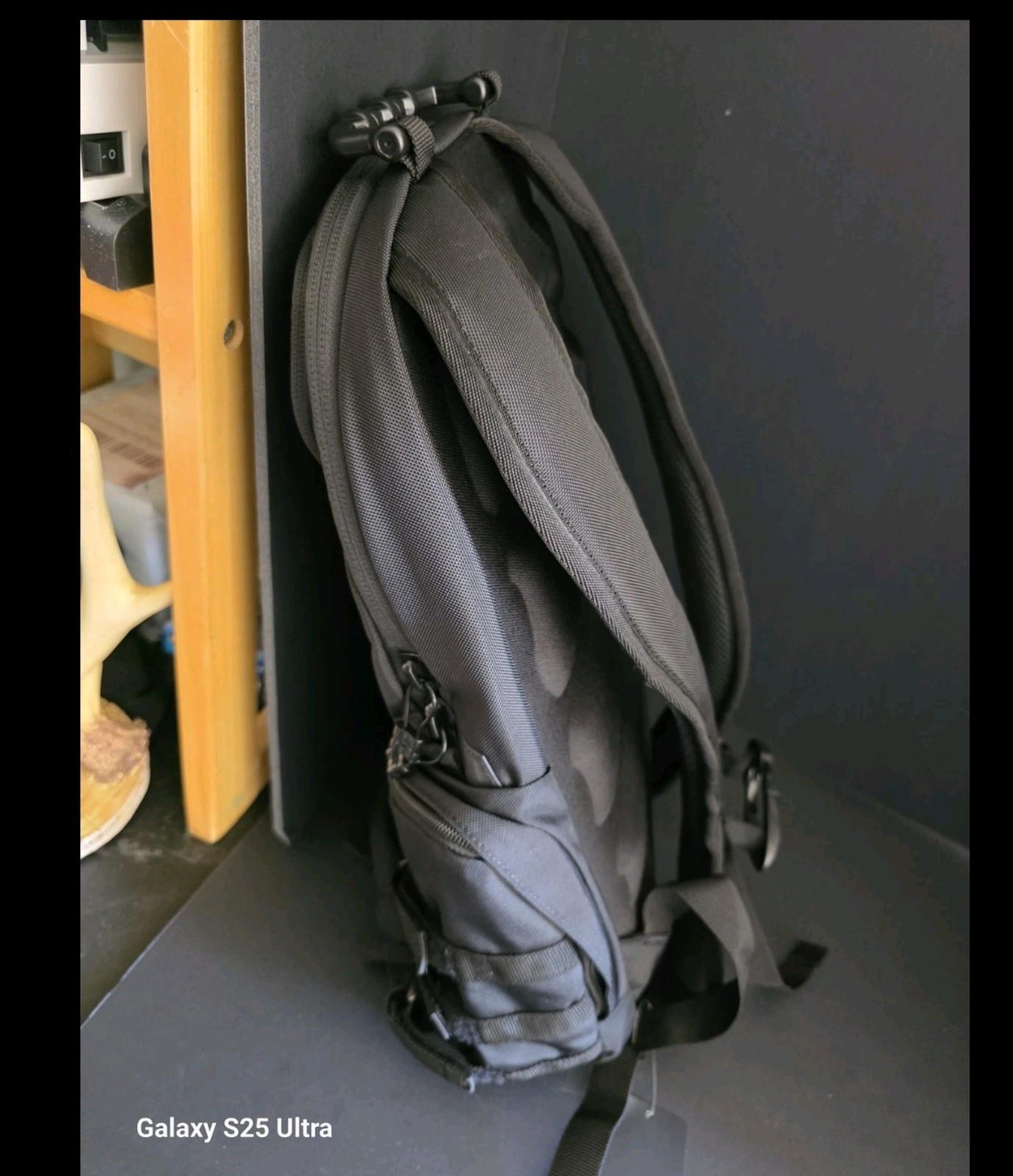 Oakley Icon 2.0 Backpack Blackout Tactical Laptop Bag Hiking Travel FOS900044