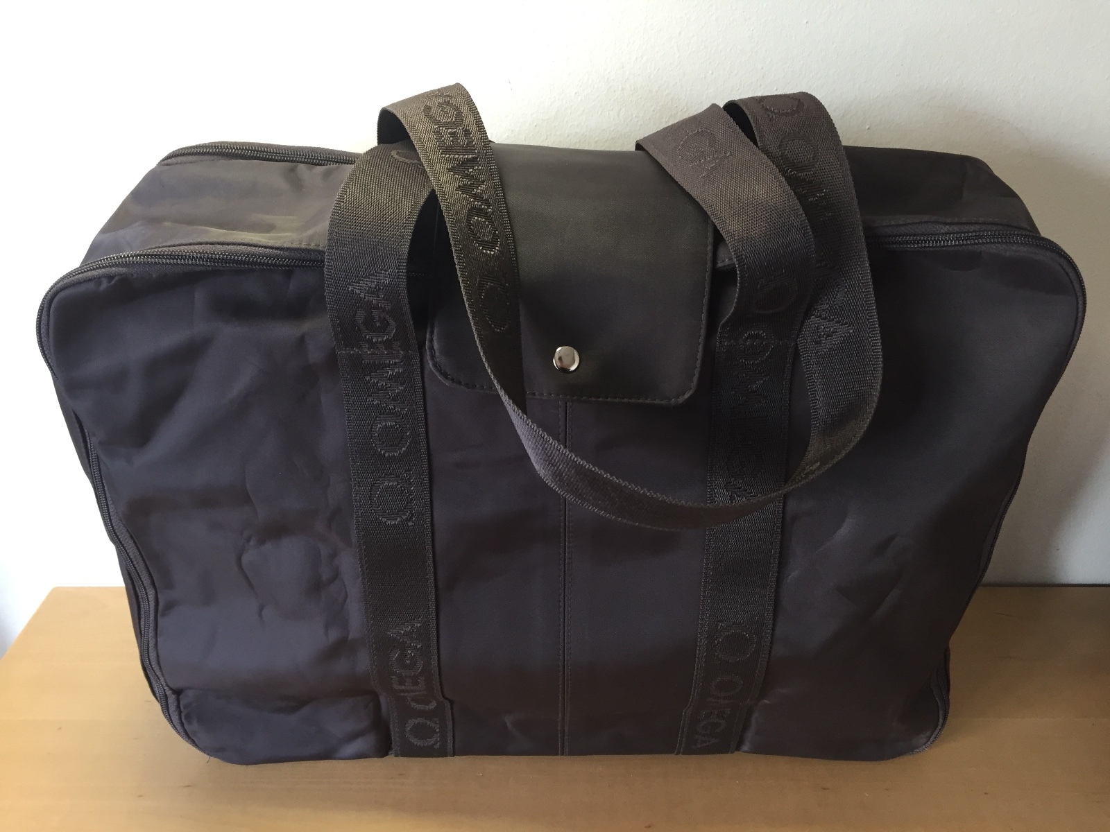 New – Very Rare OMEGA – Travel Bag – 50 X 38 X 14 Cm – Brown
