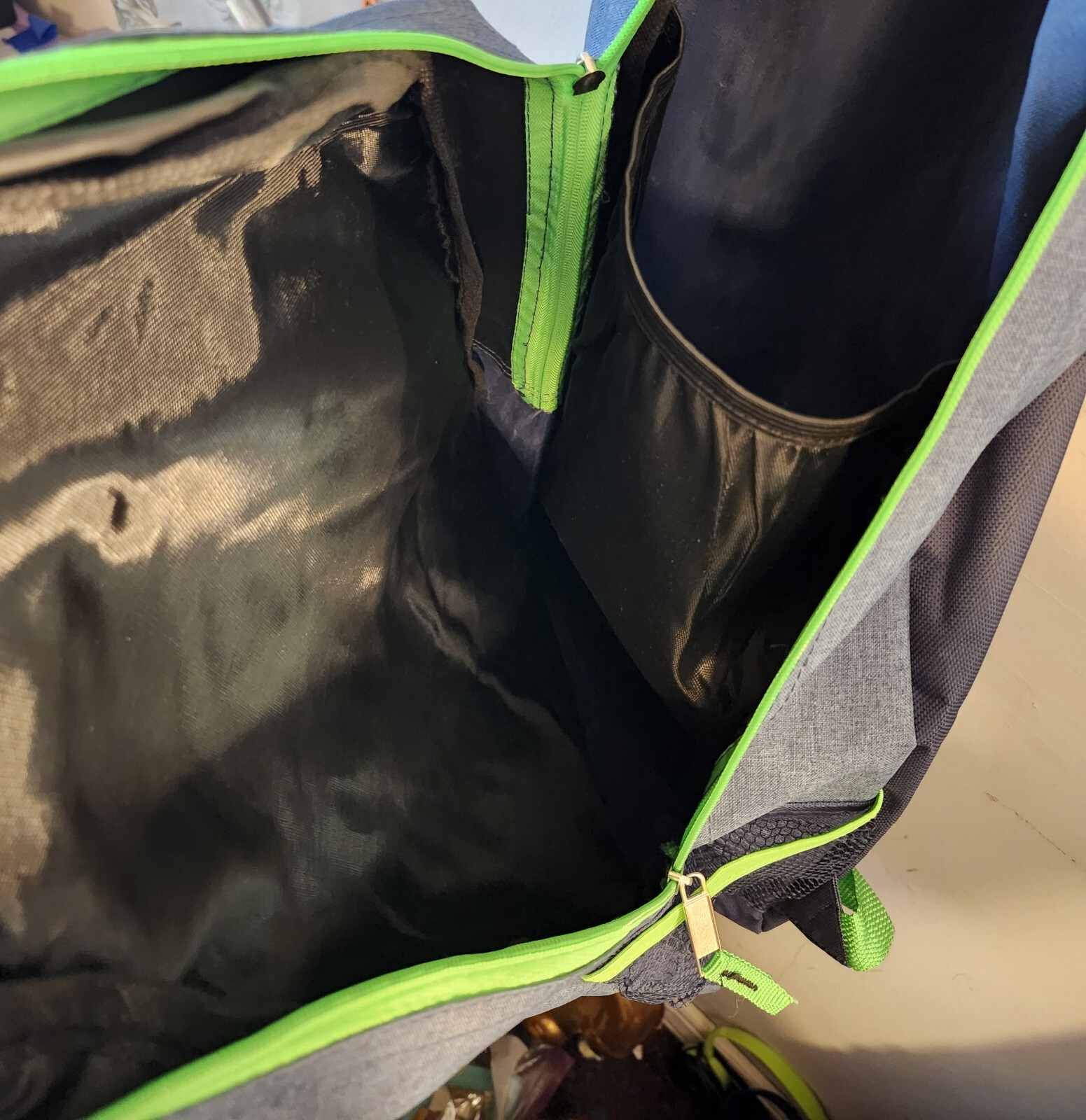 Moda West Backpack Blue And Green 19 Inch Front Pocket And Side Mesh Pockets New