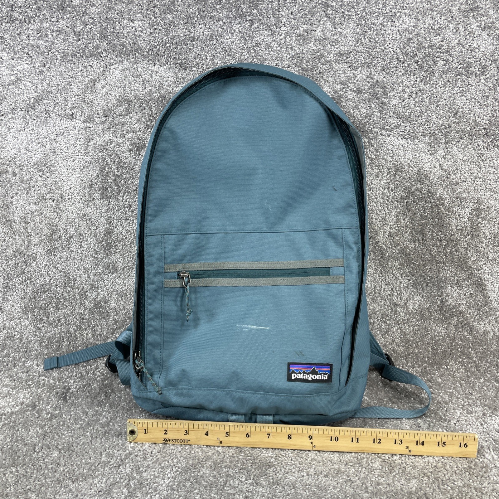 Patagonia Backpack Mens Arbor Daypack 20L Tasmanian Teal Outer Zipper Pockets