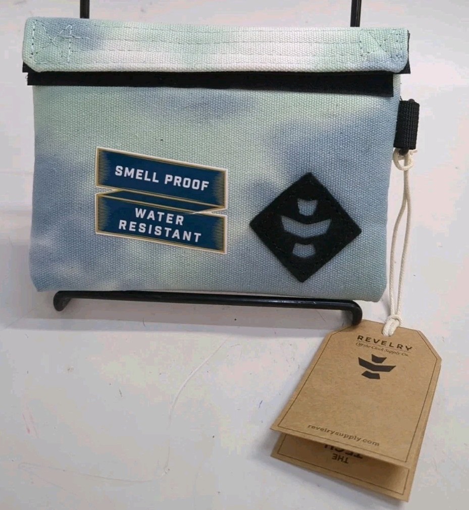 Revelry Mini Broker Smell Proof Water Resistance Stash Bag 6″ X 4.5″ Light Blue