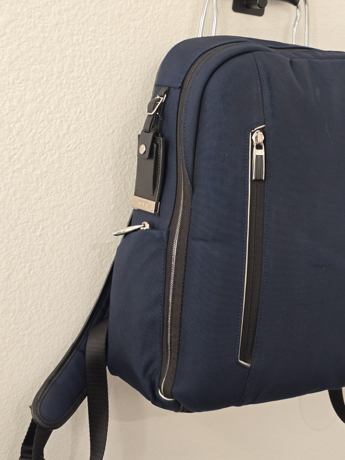 Tumi Arrive Logan Medium Backpack Signature Blue Tumi Arrivé 14.5″x15.5″x5″