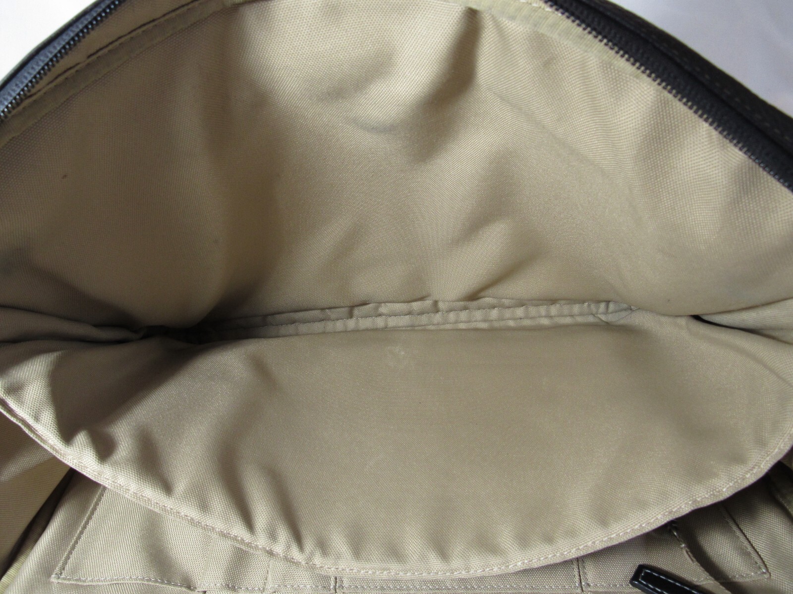 Boconi Black Leather Tumbled Pebbled Messenger Briefcase Laptop Case EUC
