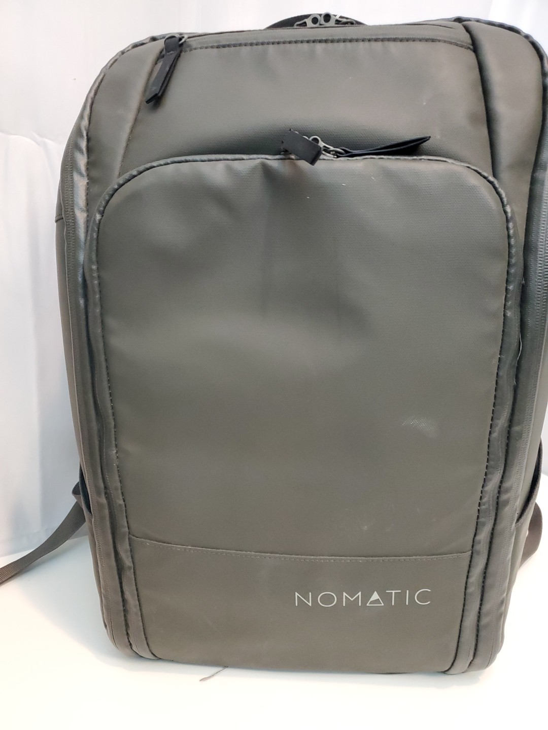 Nomatic Travel Pack 20L, Expands to 30L, Olive Color, Good Condition, $349 Value