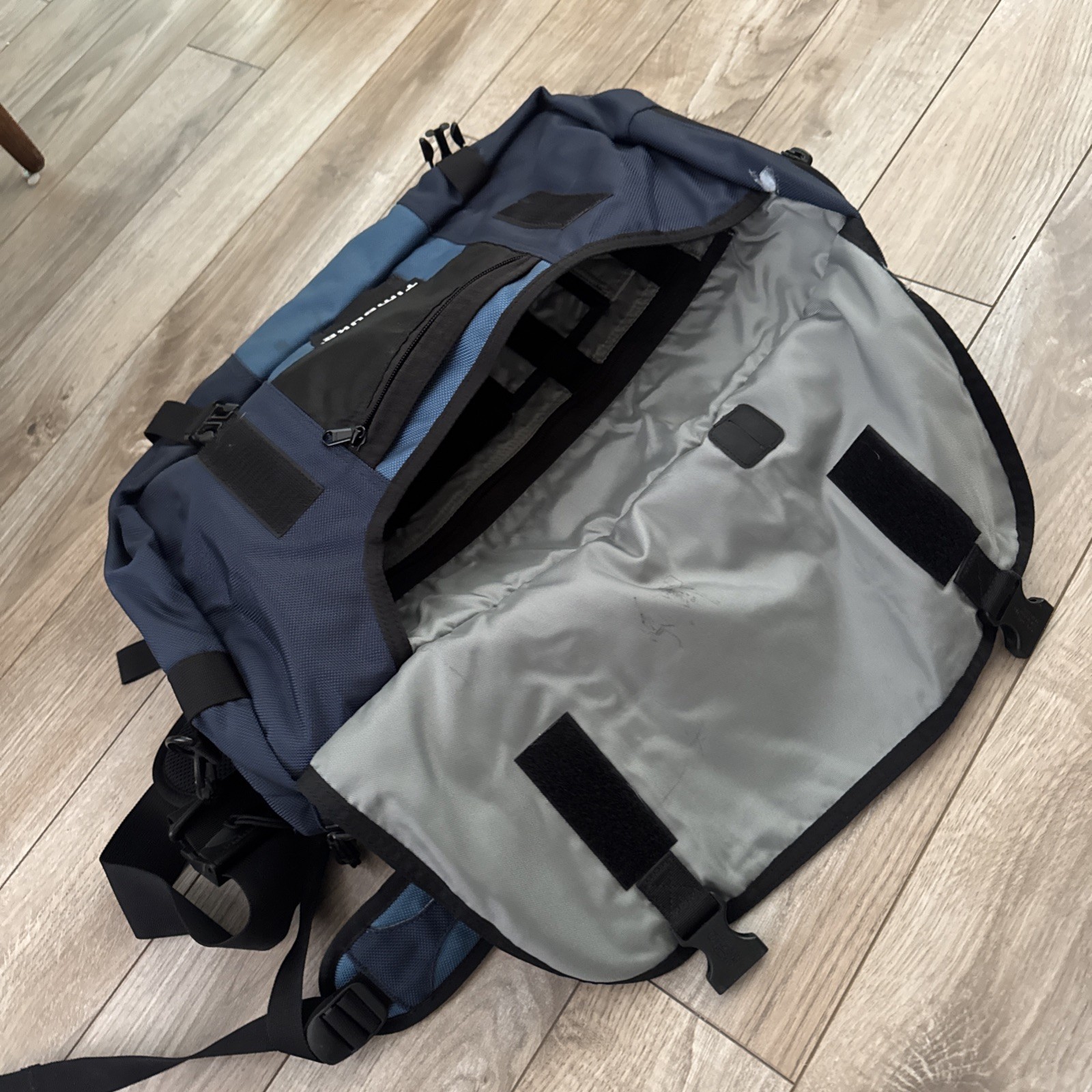 Timbuk2 Outtawhack 3-in-1 Messenger Backpack Convertible Travel Laptop MINT!