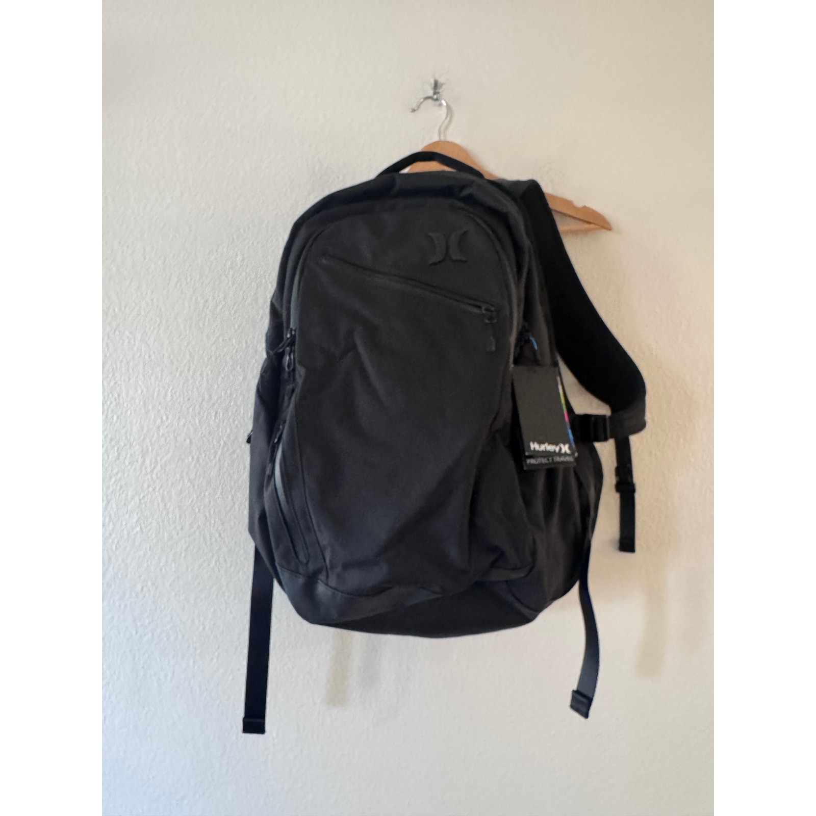 NEW Hurley Protect Travel Mens Backpack 21″ x 17″ x 8″ Black 7-Pocket Padded NWT