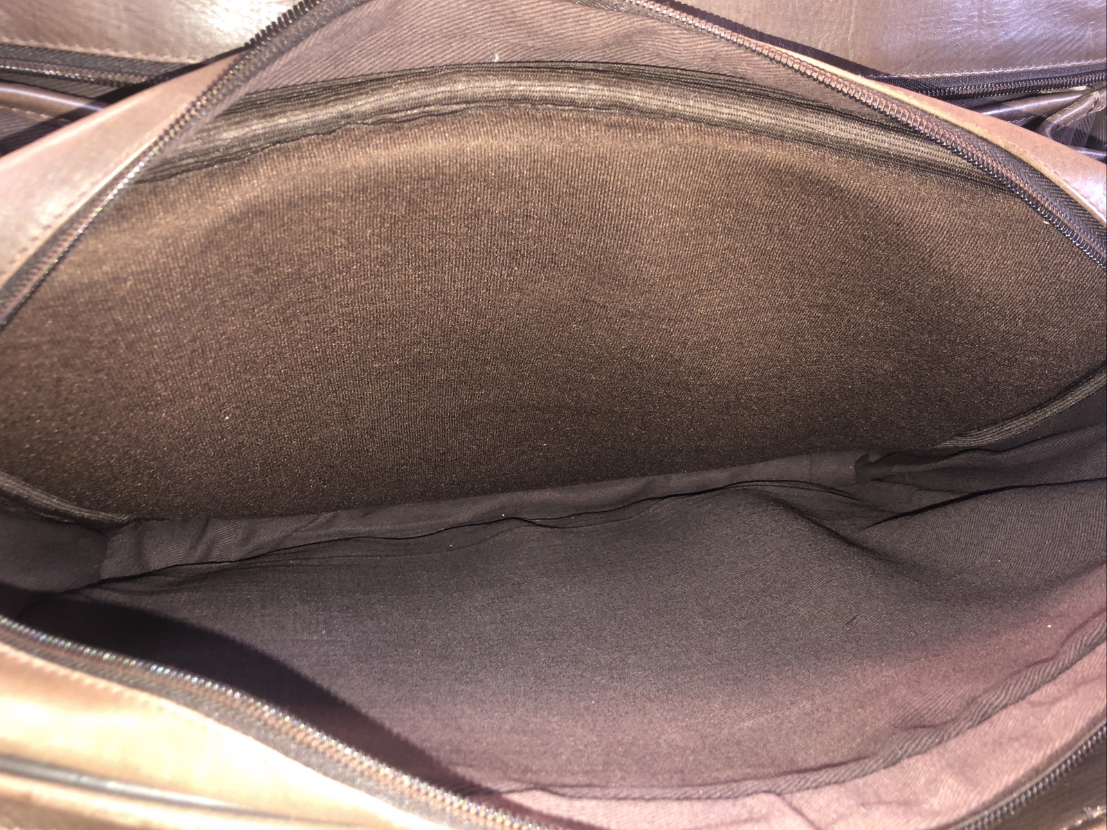 Winn International Distressed Expandable Leather Laptop Case Brown 17”x 13”x 9”
