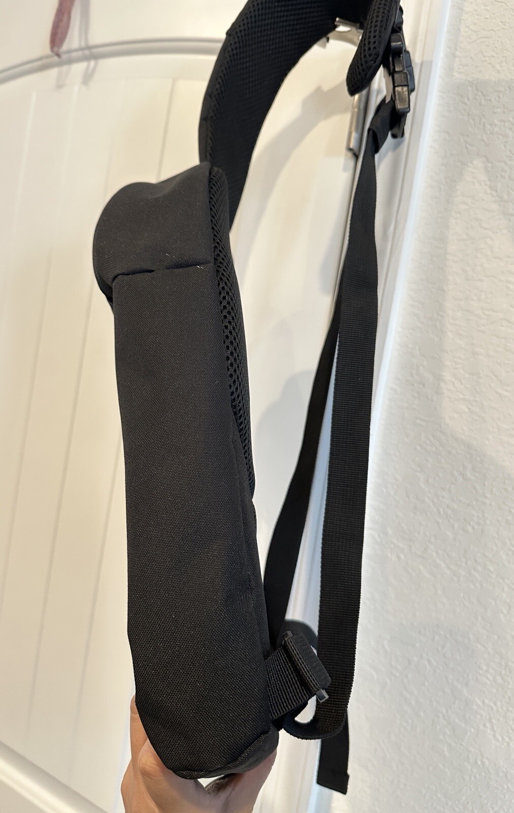 ORIGINAL PENGUIN RIPSTOP SPACIOUS SLING BAG FOAM PADDED ADJUSTABLE STRAP
