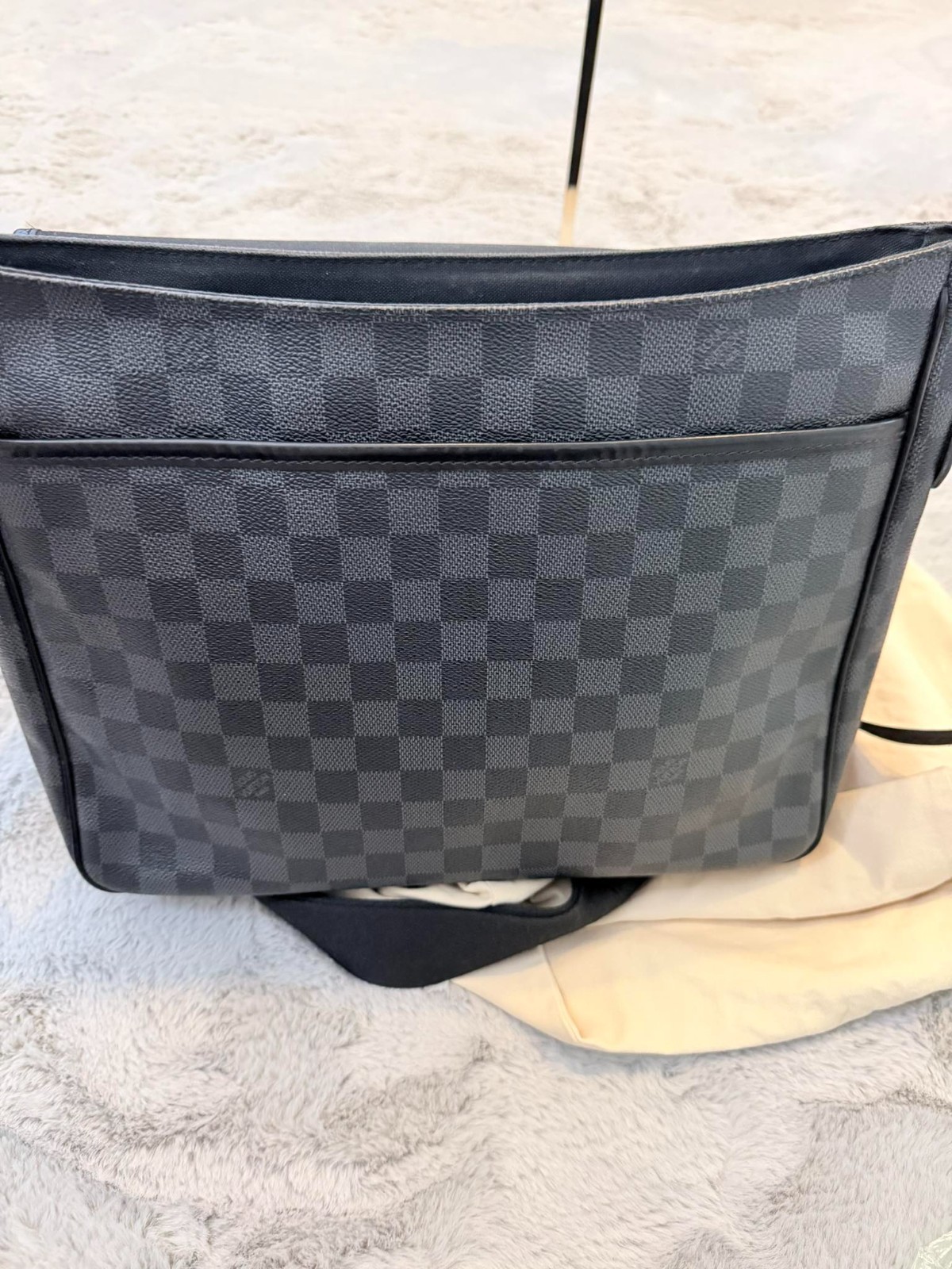 Louis Vuitton Daniel MM Damier Graphite Messenger Bag Men’s Crossbody Authentic