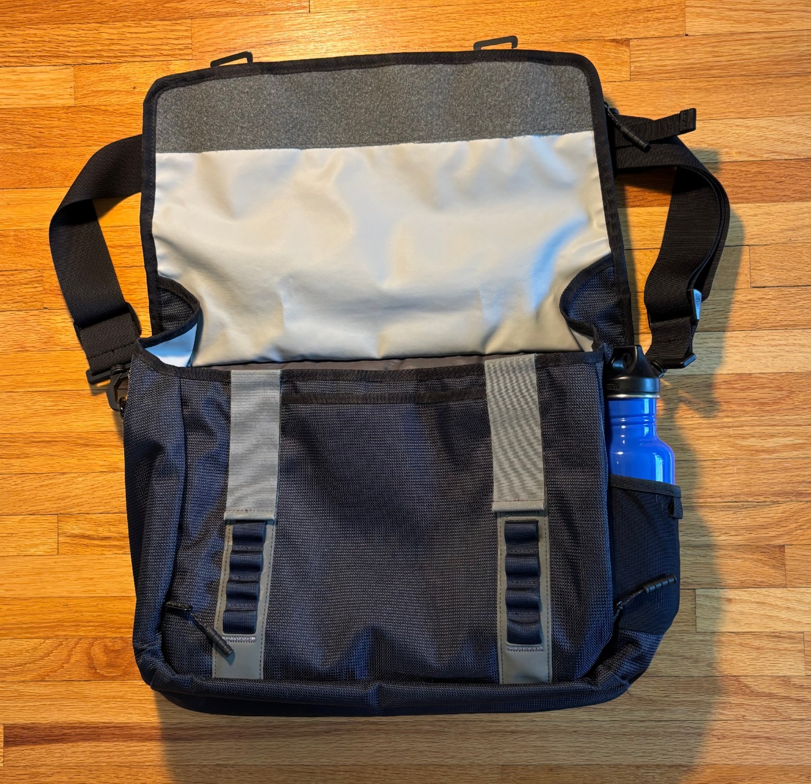 2015 Premium Travel Tier Timbuk2 Command TSA-Friendly Messenger Bag Medium Blue