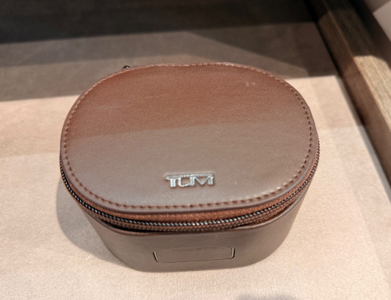 NEW Tumi 4.25” Leather Zip Around Travel SINGLE WATCH Case Roll Box – BROWN