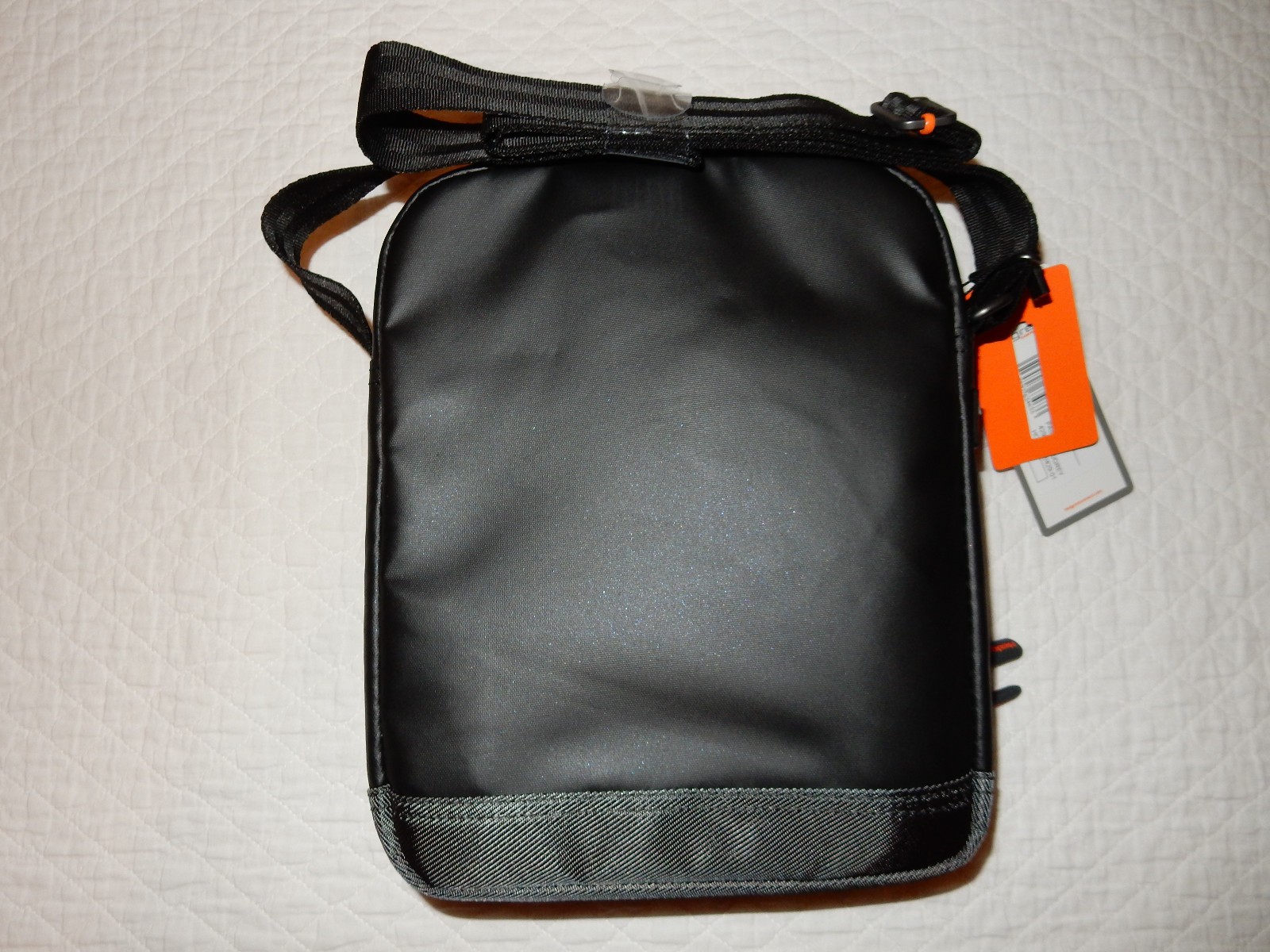 NWT Hedgren Crossing Passage Vertical Crossover RFID Travel Bag – Black Orange
