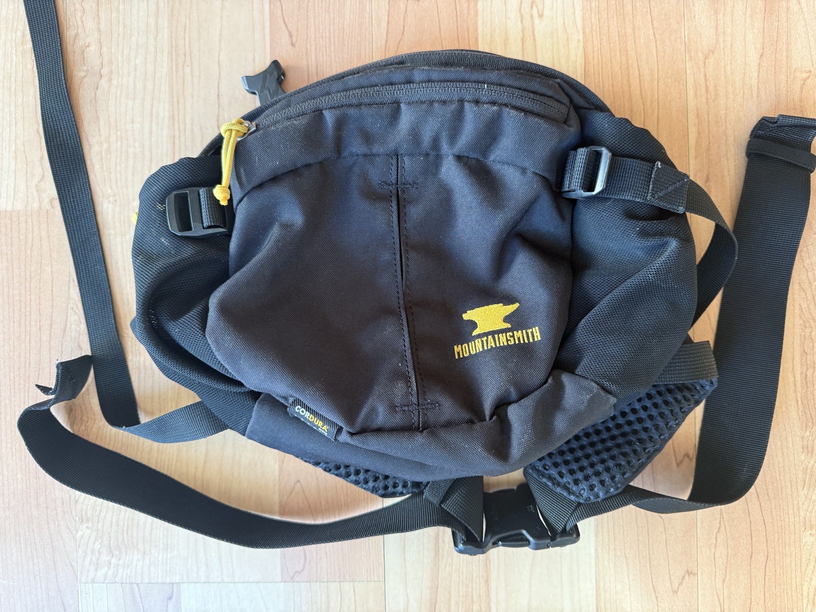 MOUNTAINSMITH Drift Lumbar Pack – Cordura GUC * 8.5 in x 8.25 in x 4.5 in