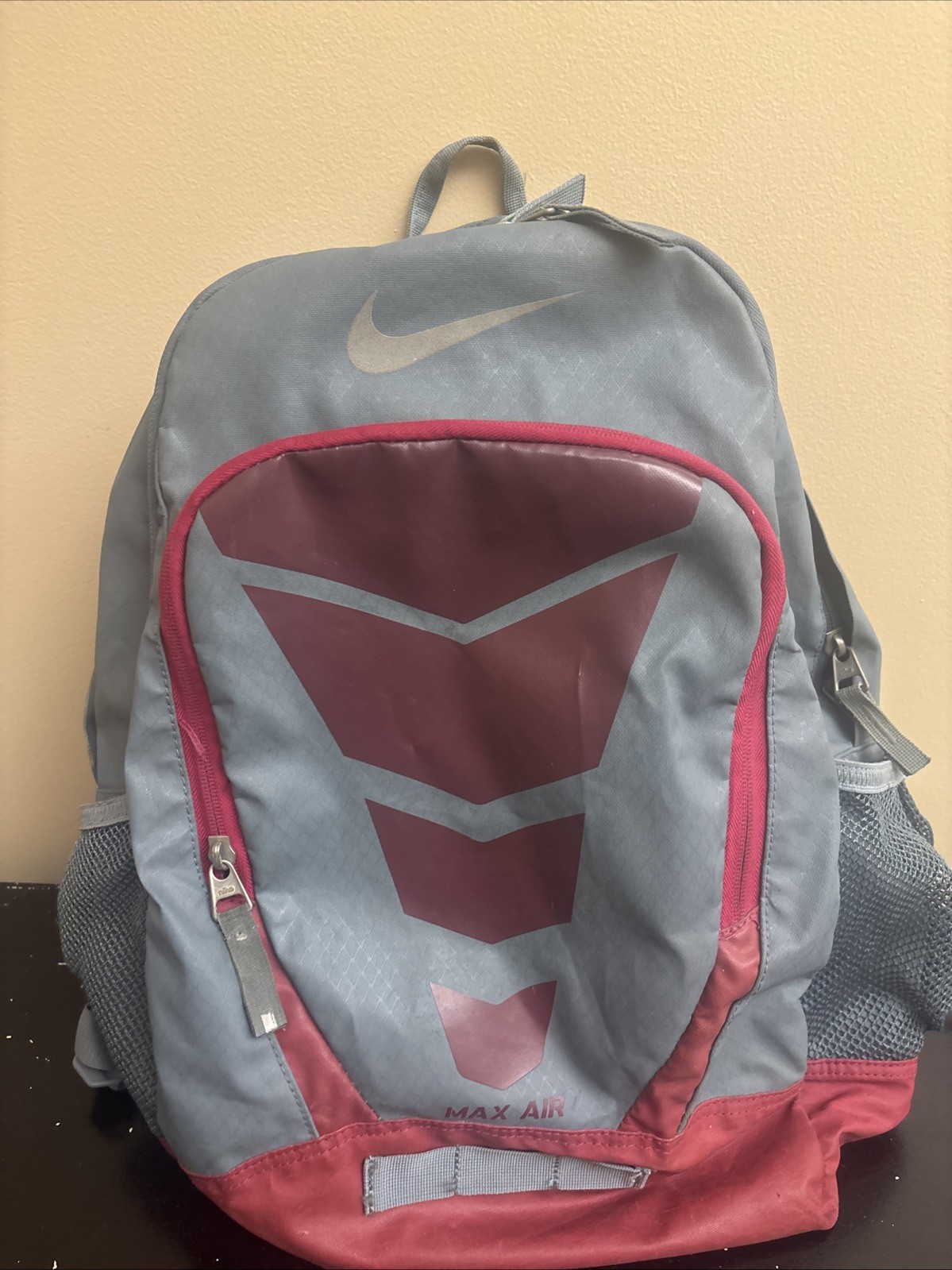 Nike Max Air Gray & Red Backpack. Padded Back & Shoulder Straps Great Shape