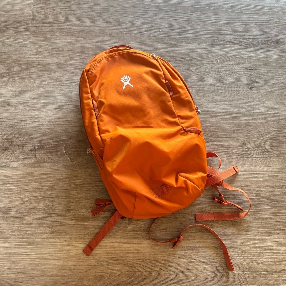 Hydro Flask Down Shift Backpack 14 Liter Water Pocket Hydration Pack Orange