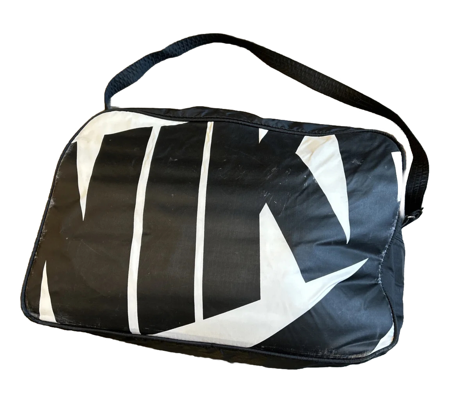 VTG 1980’s Nike Duffle Bag Big Logo Black/White RARE! blue tag Taiwan 1986 OG