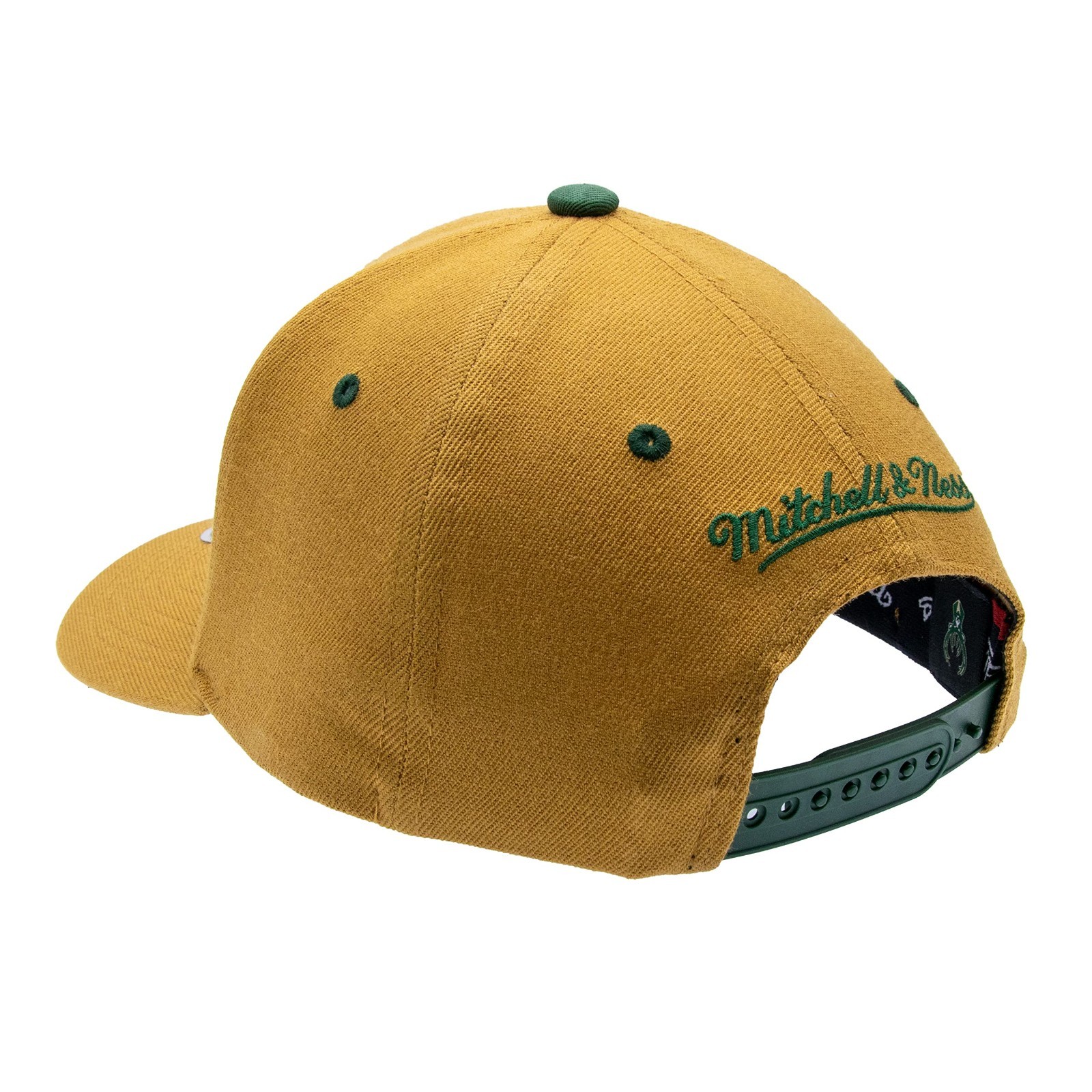 Mitchell & Ness NBA Classic Red Wheat – Milwaukee Bucks