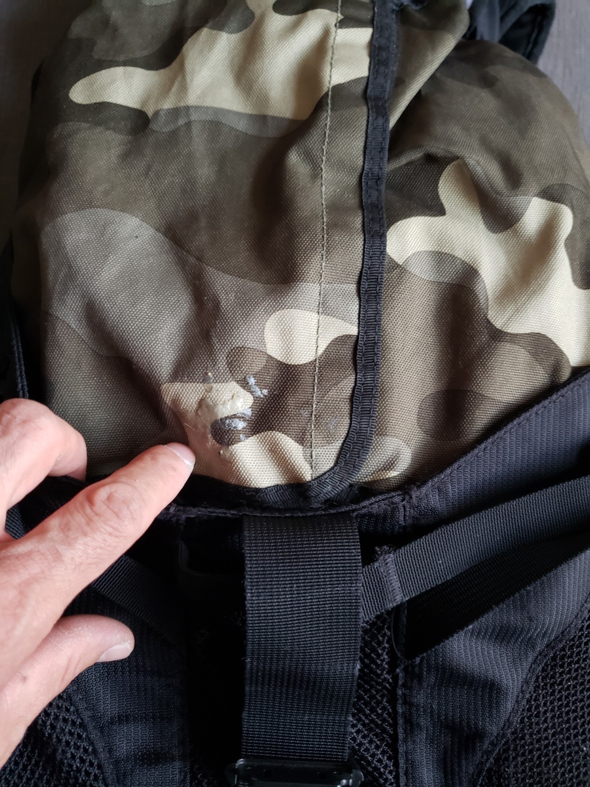 Oakley Icon 2.0 Tactical Backpack Camo/Black Padded Back – VERY CLEAN -Read Desc