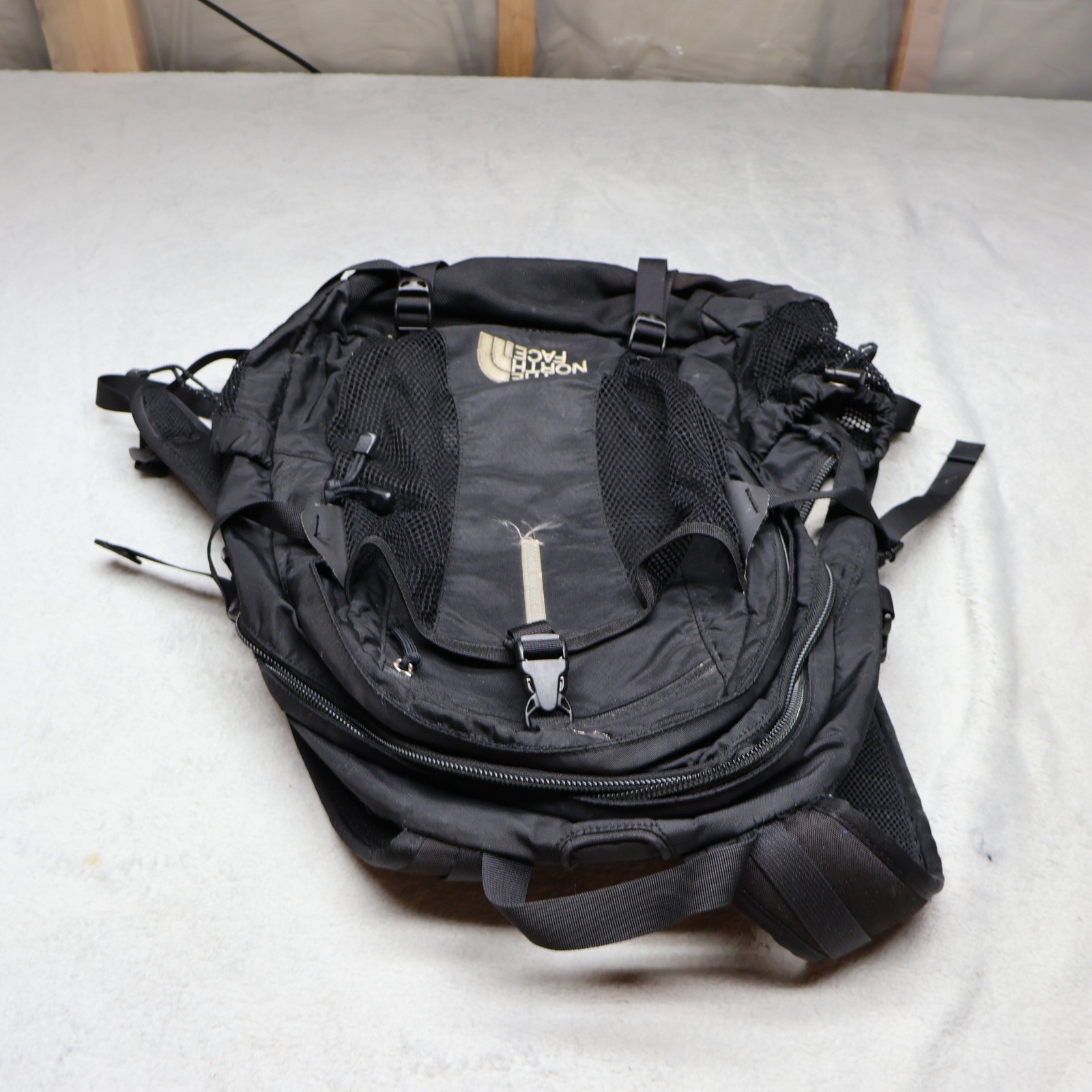 North Face Recon Backpack Mens Large Black Daypack Utility Hiking Travel Outdoor