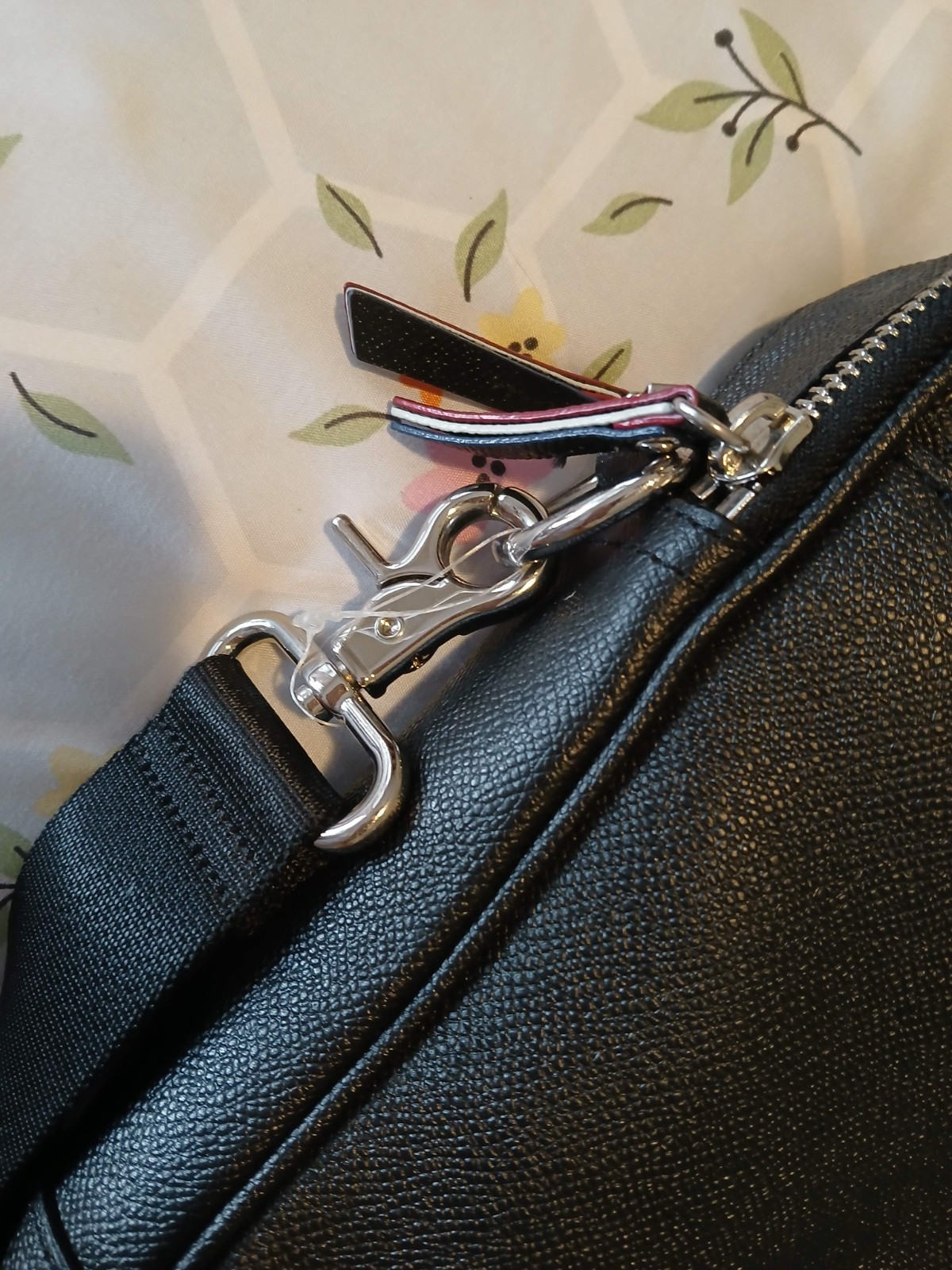 UNISEX COLE HAAN AMERICAN AIRLINES TRAVEL BLACK LEATHER MESSENGER BAG NEW W/ TAG
