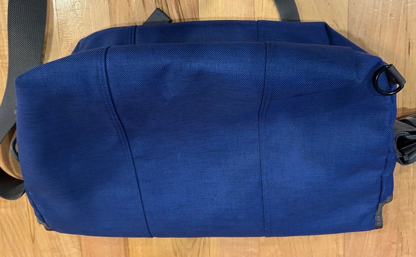 Timbuk2 Classic Medium Messenger Bag KDF15 Ballistic Nylon Indigo
